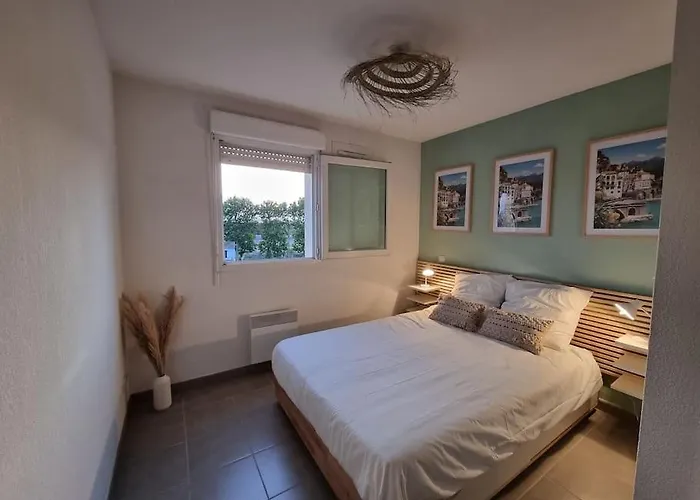 L\'Appartement Ensoleille, Wifi-Clim-Gare-Terrasse