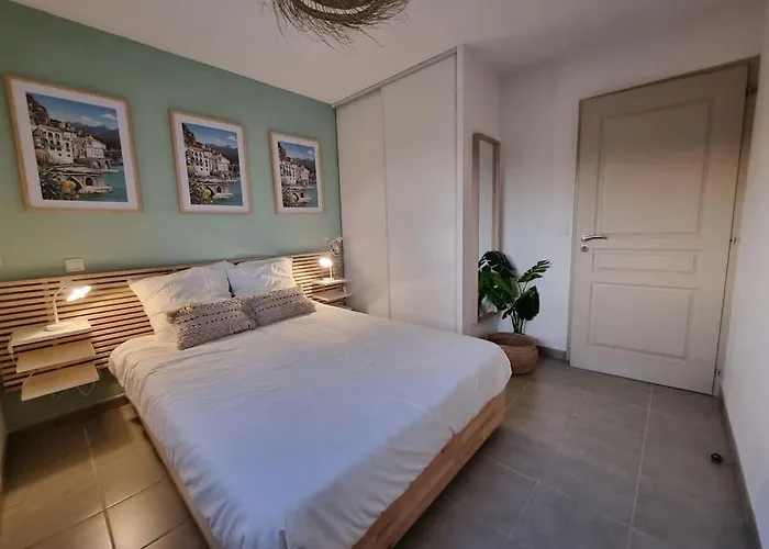 L\'Appartement Ensoleille, Wifi-Clim-Gare-Terrasse