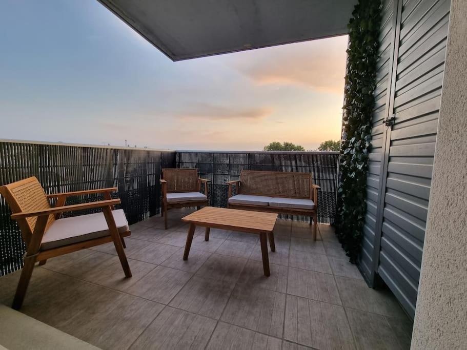 Appartement Ensoleille, Wifi-clim-gare-terrasse *